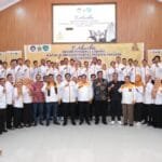 Nurdin Halid Resmi Lantik Pengurus IKA UNM Maros