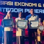 UPT Pendapatan Wilayah Makassar I, Gowa, dan Palopo Bapenda Sulsel Raih Penghargaan Bank Indonesia