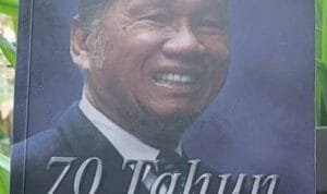 Kisah Bachtiar Adnan Kusuma, Menulis Biografi Dr.H.A.A. Baramuli, S.H. Dicetak 10.000