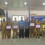 Bupati Maros Beri Penghargaan Ke Perpustakaan Desa