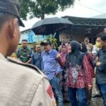 Kepala Desa Baji Mangngai Di Demo Warganya