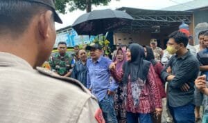 Kepala Desa Baji Mangngai Di Demo Warganya