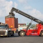 Dukung Stabilisasi Pasokan dan Harga Pangan, Subholding Pelindo Layani Logistik Impor Gula