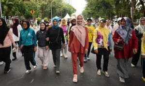 Pj Ketua TP PKK Sulsel Senam Bareng Warga di CFD Sudirman