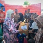 Intervensi Stunting, Ketua PKK Makassar Serahkan Paket Bantuan Cegah Anak Kurang Gizi