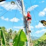 Anggota Dewan Terpilih Asal Camba Berikan Bantuan Lampu Jalan Ke Warga