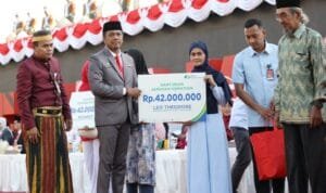 Momen HUT RI 79, Pj Sekda Kota Makassar Lewat BPJS Ketenagakerjaan Berikan Santunan Kepada Ahli Waris