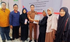 Mahasiswa UNITAMA Serahkan Aplikasi Pengaduan Masyarakat Berbasis Android