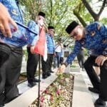 Sambut HUT KORPRI ke-53, Jufri Rahman Ziarah ke Taman Makam Pahlawan Panaikang