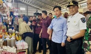 Pastikan Harga Sembako Stabil, Wapres RI Gibran Rakabuming Raka Kunjungi Pasar Tramo Maros