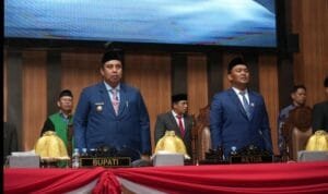 Ketua DPRD Maros Muh. Gemilang Pagessa Pimpin Rapat Paripurna DPRD Maros Terkait Pelantikan Abdul Rasyid Sebagai Wakil Ketua DPRD Maros Dari Fraksi Golkar