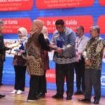 Kado Akhir Tahun, Chaidir Syam Borong 3 Penghargaan Sandya Praditya Tingkat Nasional di Bidang Literasi