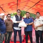 Ketua DPRD Maros Terima Bantuan Sembako untuk Korban Banjir dari DPR RI Fraksi Nasdem