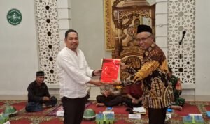 Pengurus KEWAGRES 2025–2028 Resmi Dilantik oleh Kepala Kelurahan Paccerakkang