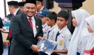 Ketua DPRD Maros Apresiasi Penyerahan Bantuan Program Pendidikan BAZNAS Tahun 2025