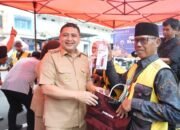 Dorong Pelayanan Parkir Modern, Munafri–Aliyah Lengkapi Jukir dengan Smartphone