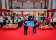 Gubernur Sulsel Terima Donasi Kemanusiaan Rp1,2 Miliar dari Pemkab Bone untuk Korban Bencana di Aceh dan Sumatera