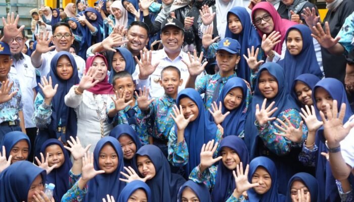 Ketua DPRD Maros Hadiri Peringatan Isra Mi’raj di UPT SMP Negeri 5 Maros