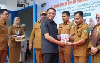Ketua Komisi II DPRD Maros Hadiri Peresmian Revitalisasi Sarana dan Prasarana Pendidikan di Kecamatan Tompobulu