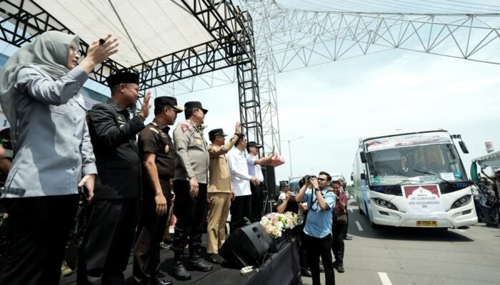 Gubernur Sulsel dan Forkopimda Resmi Berangkatkan Peserta Mudik Gratis di CPI Makassar