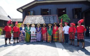 Wisata Sejarah Balla Lompoa Gowa Pikat Pasangan Delegasi Asing