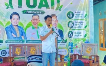 Pemuda Tani HKTI Maros Bagi Pupuk Cair Gratis di Tudang Sipulung Tani 2026 di Tunikamaseang, Petani Pulang dengan Bahagia