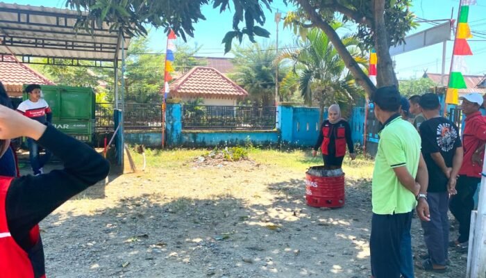 Mahasiswa KKN Tematik Inovasi Desa Gelombang 116 Universitas Hasanuddin Hadirkan Alat Bakar Sampah Minim Asap di Kelurahan Talaka